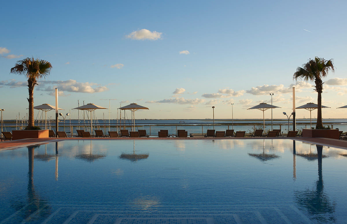 Uma vista para a (o paraíso) Ria Formosa: Real Marina Hotel